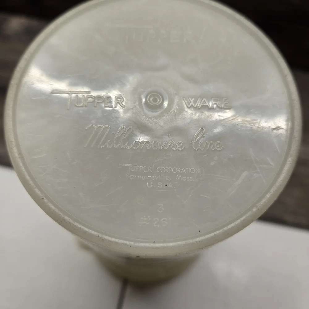 Vintage Tupperware 261-14 With Lid 563-19 Juice Container Drink Carrier Storage‎